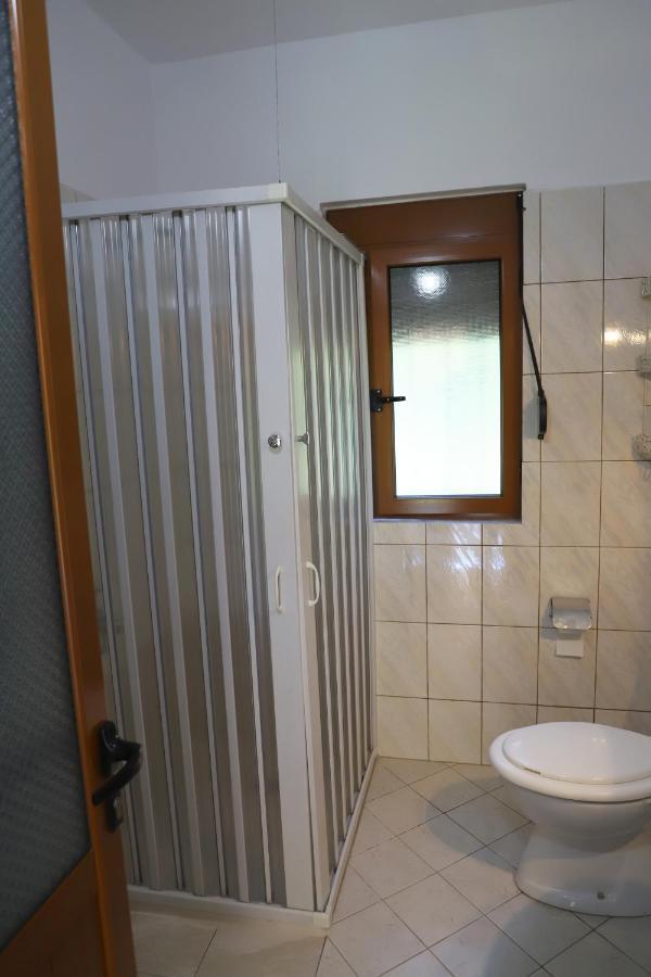 Guest House Bumbli Berat Exterior photo