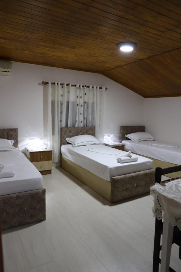 Guest House Bumbli Berat Exterior photo