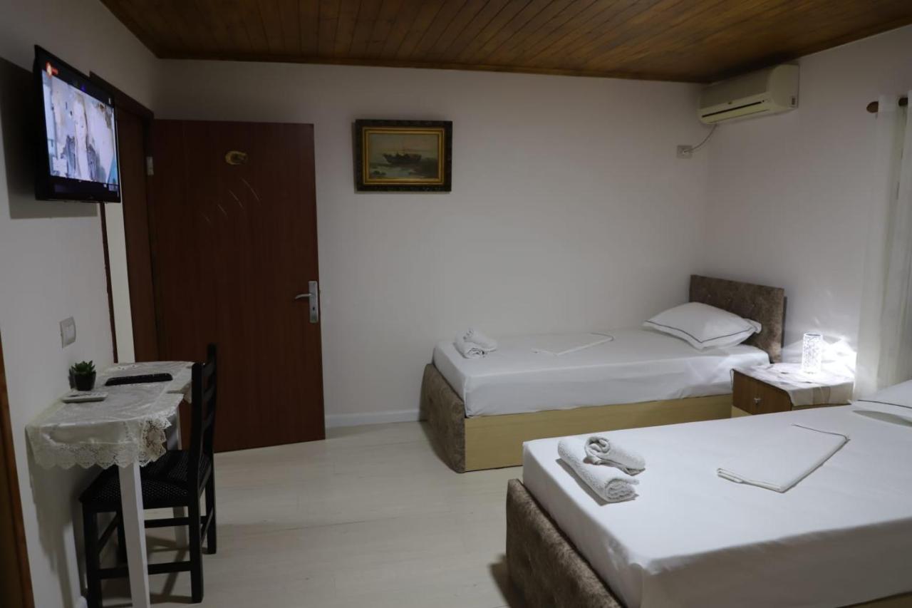 Guest House Bumbli Berat Exterior photo