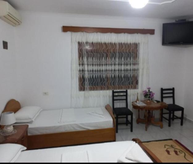 Guest House Bumbli Berat Exterior photo
