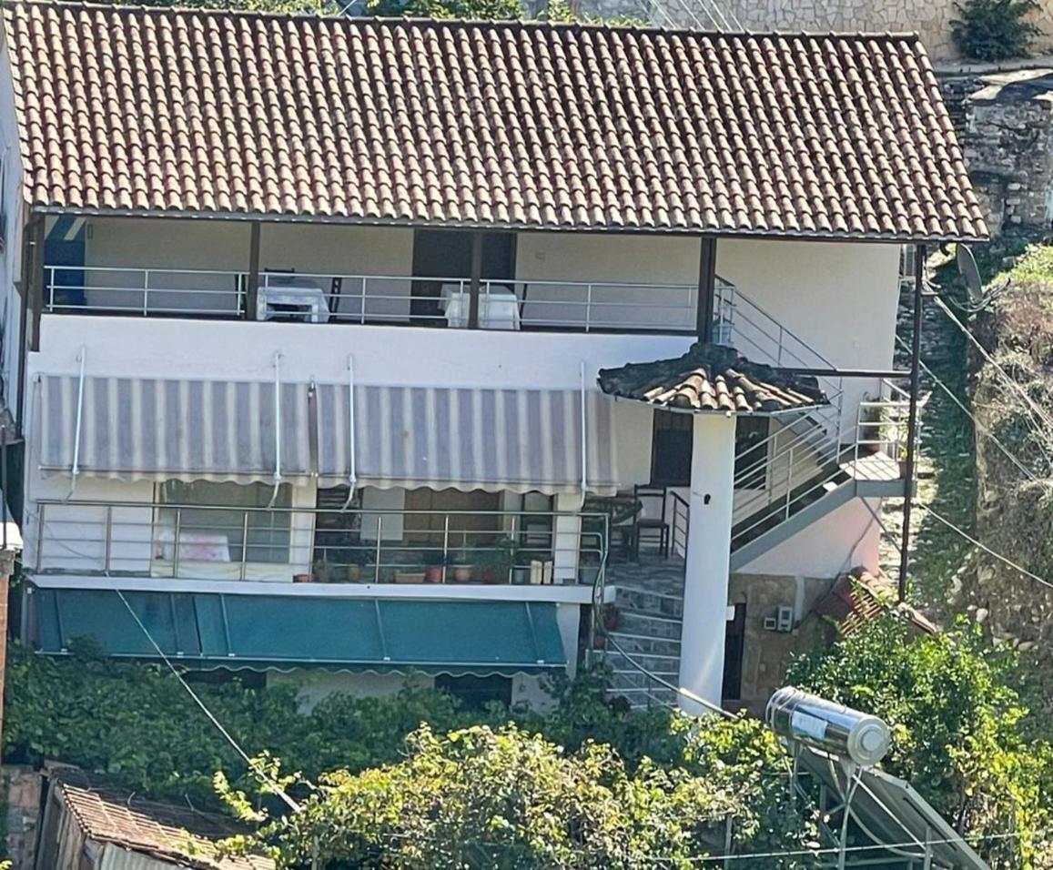 Guest House Bumbli Berat Exterior photo